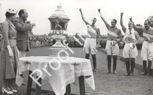 1951 HM with Coronation Cup and Argentine team